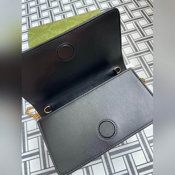 Gucci Marmont GG Black Quilted Shoulder Bag - Picture 12 of 15